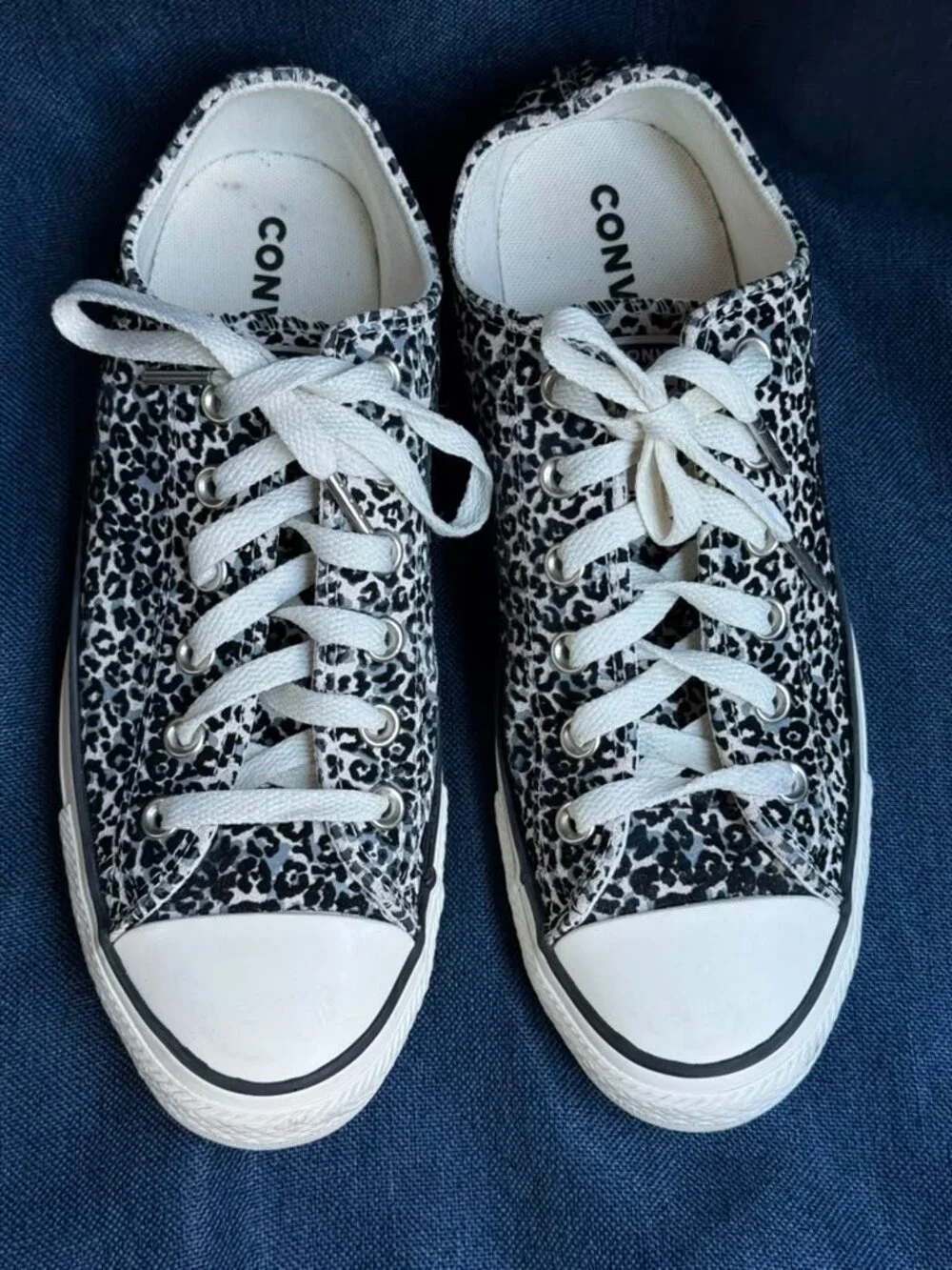 Size Women 9.5 Men 7.5 - Converse Chuck Taylor Low Leopard Print Sneakers - Picture 4 of 8